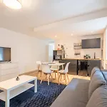 Stilvolle Wohnung In Bester Lage